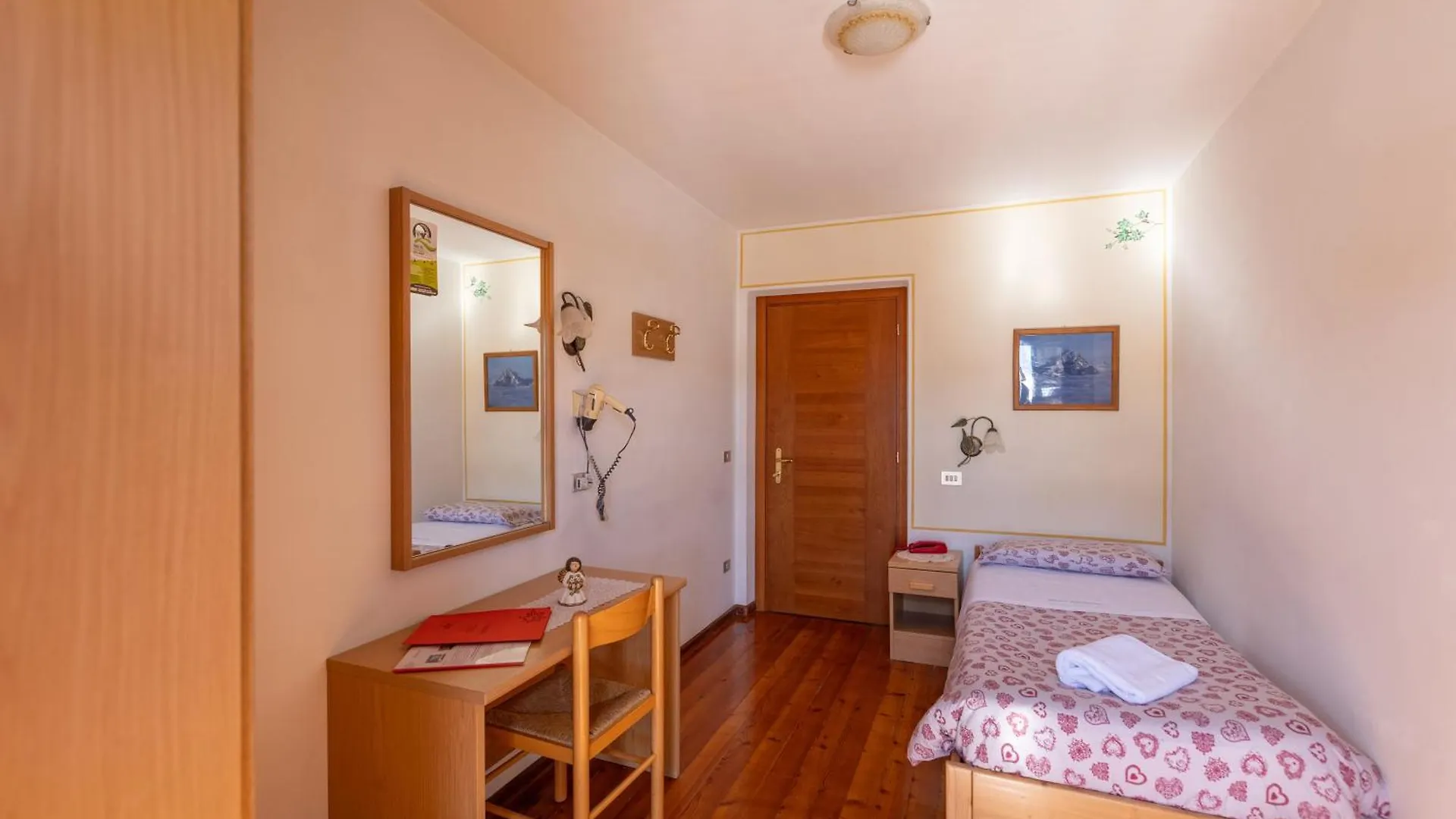 Hotel Edelweiss Val di Zoldo 3*,  Italy